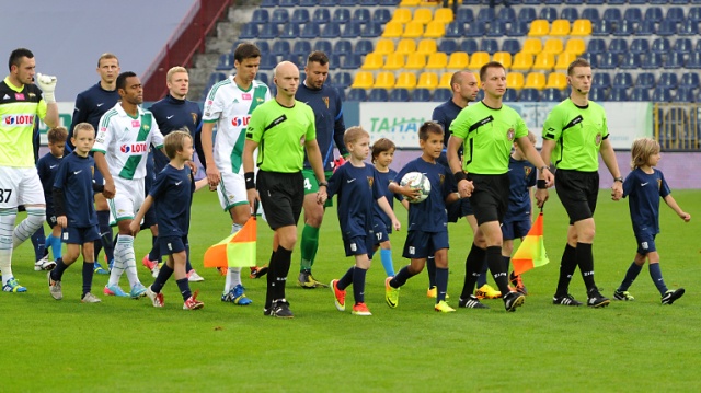 Pogoń Szczecin zremisowała z Lechią Gdańsk 1:1 w meczu 7. kolejki piłkarskiej ekstraklasy. Fot. Łukasz Szełemej [Radio Szczecin] Uratowali remis w ostatniej minucie [ZDJĘCIA, WIDEO]
