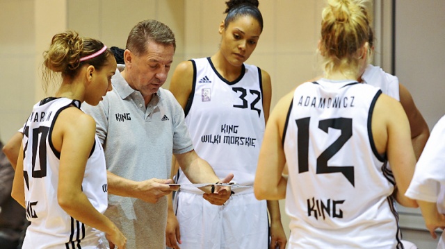 Koszykarki drużyny King Wilki Morskie Szczecin w ostatnim sparingowym meczu przed ligą wygrały z AZS-em Inea Poznań 65:46. Fot. Łukasz Szełemej [Radio Szczecin] Wilczyce gotowe do rozgrywek o mistrzostwo Polski [ZDJĘCIA]