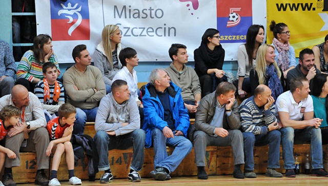 Piłkarze ręczni drużyny GAZ-SYSTEM Pogoń lepsi od szczypiornistów Zagłębia. Fot. Łukasz Szełemej [Radio Szczecin] Zwycięstwo we własnej hali. GAZ-SYSTEM pokonuje Zagłębie [ZDJĘCIA]
