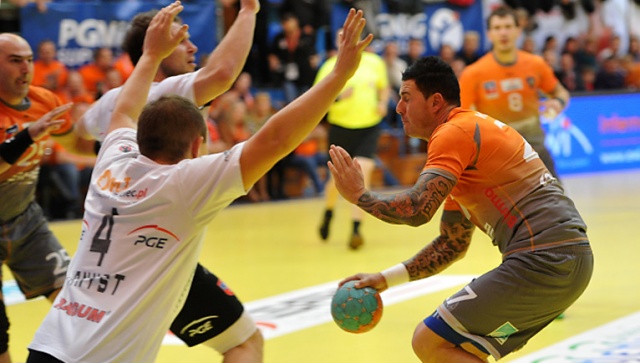 Fot. Łukasz Szełemej [Radio Szczecin] Twierdza Szczecin nie zdobyta. GAZ-SYSTEM Pogoń Szczecin wygrała ze Stalą Mielec [ZDJĘCIA]