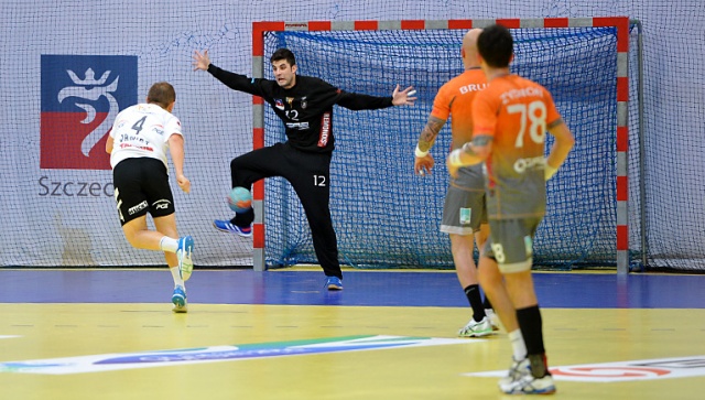 Fot. Łukasz Szełemej [Radio Szczecin] Twierdza Szczecin nie zdobyta. GAZ-SYSTEM Pogoń Szczecin wygrała ze Stalą Mielec [ZDJĘCIA]