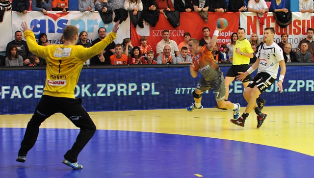 Fot. Łukasz Szełemej [Radio Szczecin] Twierdza Szczecin nie zdobyta. GAZ-SYSTEM Pogoń Szczecin wygrała ze Stalą Mielec [ZDJĘCIA]