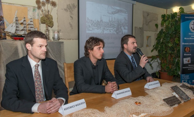 Ponad stuletnia barka, wyłowiona z Odry, przeszła generalny remont. Fot. Jarosław Gaszyński [Radio Szczecin] Historyczna barka po remoncie. Nie ma gdzie jej wystawić [ZDJĘCIA]