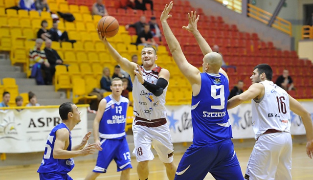 Koszykarze Spójni Stargard Szczeciński awansowali do finałowego turnieju Intermarche Basket Cup. Fot. Łukasz Szełemej [Radio Szczecin] Spójnia pokonała Wilki i awansowała do finału [ZDJĘCIA]