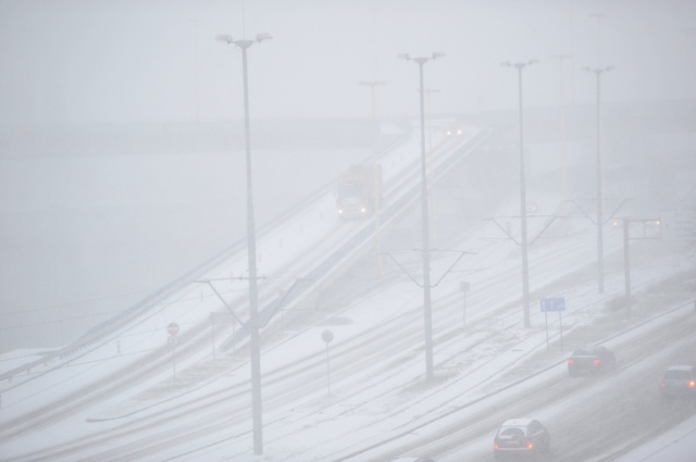 Z północy do Szczecina przyszła burza śnieżna. Fot. Łukasz Szełemej [Radio Szczecin Burza śnieżna nad Szczecinem i Stargardem [ZDJĘCIA, NOWE]