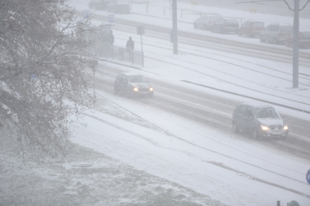 Z północy do Szczecina przyszła burza śnieżna. Fot. Łukasz Szełemej [Radio Szczecin Burza śnieżna nad Szczecinem i Stargardem [ZDJĘCIA, NOWE]
