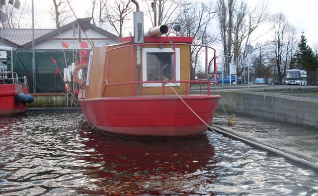 W porcie w Kołobrzegu obowiązuje alrm przeciwsztormowy. Fot. Mariusz Wolański [Radio Szczecin] Wiatr słabnie, przyszła cofka. Nie ma zagrożenia powodzią [ZDJĘCIA, WIDEO, NOWE]