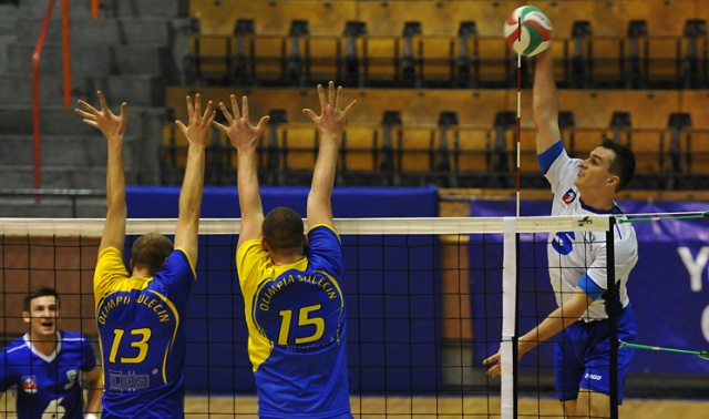 Zajmujący drugie miejsce w tabeli siatkarze Morza Bałtyk przegrali w sobotę z liderem II ligi siatkówki mężczyzn. Fot. Łukasz Szełemej [Radio Szczecin] Lider lepszy od Morza Bałtyk [ZDJĘCIA]