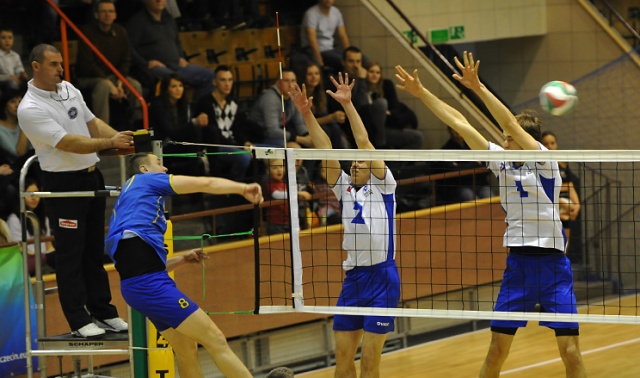Zajmujący drugie miejsce w tabeli siatkarze Morza Bałtyk przegrali w sobotę z liderem II ligi siatkówki mężczyzn. Fot. Łukasz Szełemej [Radio Szczecin] Lider lepszy od Morza Bałtyk [ZDJĘCIA]