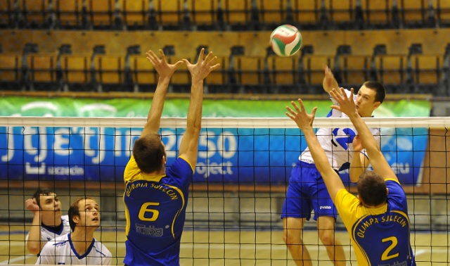 Zajmujący drugie miejsce w tabeli siatkarze Morza Bałtyk przegrali w sobotę z liderem II ligi siatkówki mężczyzn. Fot. Łukasz Szełemej [Radio Szczecin] Lider lepszy od Morza Bałtyk [ZDJĘCIA]