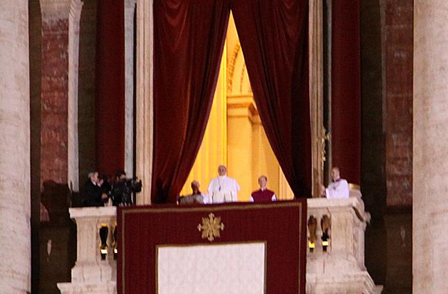W piątek w Sali Klementyńskiej papież Franciszek spotkał się z kardynałami. Fot. Wojciech Woźniak