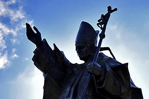 24 listopada 2013 roku lub 27 kwietnia 2014 roku - to dwa możliwe terminy kanonizacji Jana Pawła II. Fot. Łukasz Szełemej [Radio Szczecin]