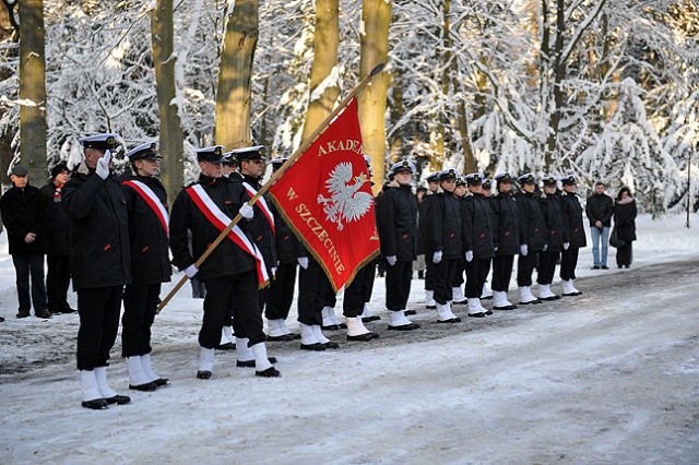 Minęło 20 lat. Szczecin uczcił ofiary z Heweliusza - fot. Łukasz Szełemej [Radio Szczecin] 20 lat temu zatonął Heweliusz. Szczecin pamięta [WIDEO, ZDJĘCIA]