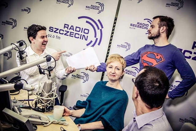 Nowi prowadzący Studio Bałtyk. Fot. Paweł Płocharski [Radio Szczecin] Studio Bałtyk na dwie zmiany i aż czterech prowadzących [FILMY, ZDJĘCIA]