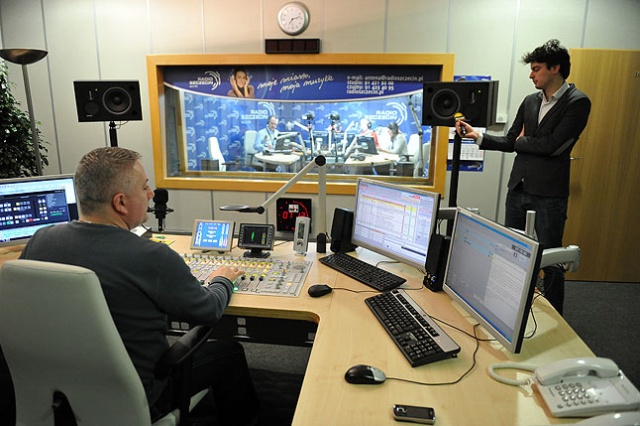 Jedna z najlepszych tyczkarek na świecie oraz wieloletni prezenter radiowy i telewizyjny w zespole Radia Szczecin. Fot. Łukasz Szełemej [Radio Szczecin] Studio Bałtyk na dwie zmiany i aż czterech prowadzących [FILMY, ZDJĘCIA]