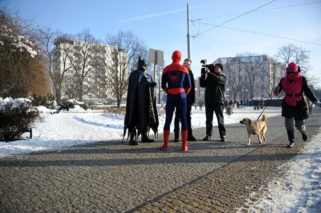 Superbohaterzy na tropie... Fot. Łukasz Szełemej [Radio Szczecin] Batman zaprowadza porządki w Szczecinie. Po psie trzeba sprzątać [ZDJĘCIA]