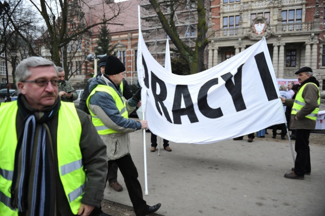 Kilkuset związkowców z "Solidarności" przyłączyło się do rolniczego protestu w Szczecinie. Fot. Łukasz Szełemej [Radio Szczecin] "Solidarność" solidarna z rolnikami [ZDJĘCIA]