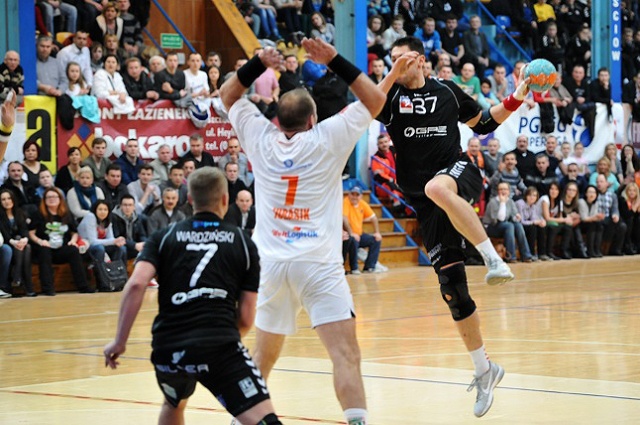 Gaz System Pogoń Szczecin - NMC Powen Handball Zabrze. Fot. Łukasz Szełemej [Radio Szczecin] Szczecińscy szczypiorniści górą! [ZDJĘCIA]