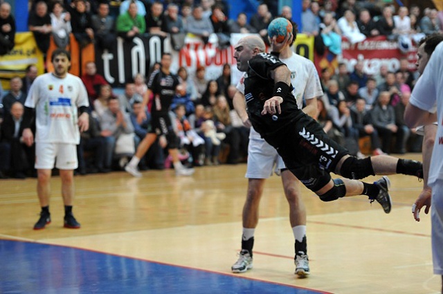 Gaz System Pogoń Szczecin - NMC Powen Handball Zabrze. Fot. Łukasz Szełemej [Radio Szczecin] Szczecińscy szczypiorniści górą! [ZDJĘCIA]