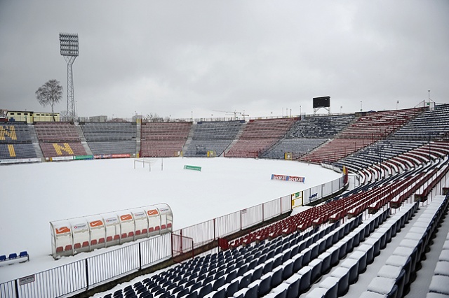 Krzesełka na stadionie w komplecie. Fot. Łukasz Szełemej [Radio Szczecin] Stadion prawie gotowy. Krzesełka w komplecie [ZDJĘCIA]