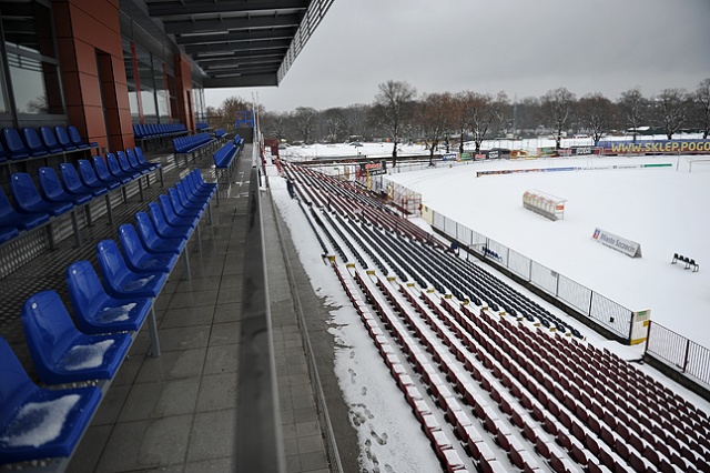 Krzesełka na stadionie w komplecie. Fot. Łukasz Szełemej [Radio Szczecin] Stadion prawie gotowy. Krzesełka w komplecie [ZDJĘCIA]
