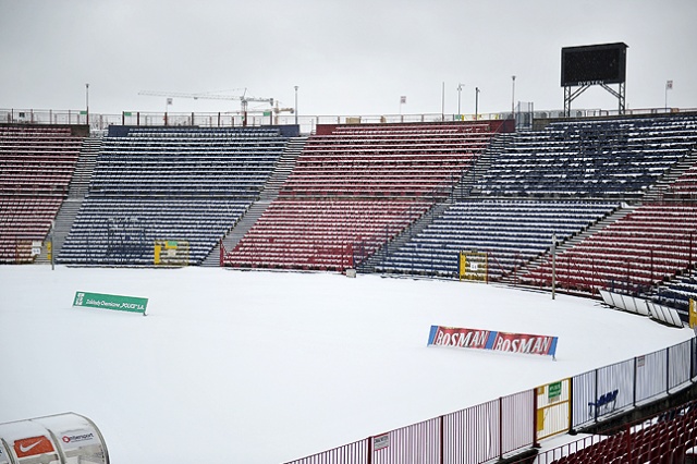 Krzesełka na stadionie w komplecie. Fot. Łukasz Szełemej [Radio Szczecin] Stadion prawie gotowy. Krzesełka w komplecie [ZDJĘCIA]