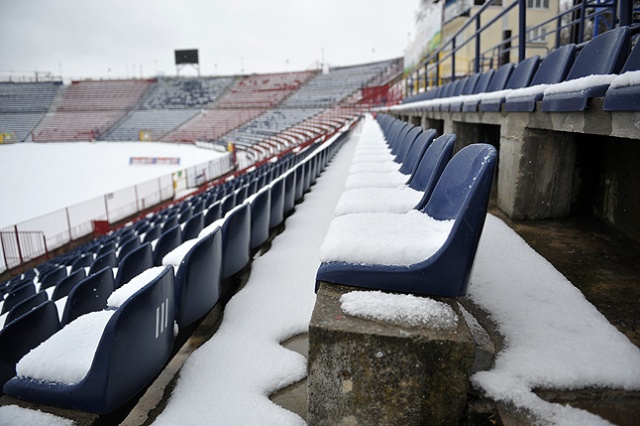 Krzesełka na stadionie w komplecie. Fot. Łukasz Szełemej [Radio Szczecin] Stadion prawie gotowy. Krzesełka w komplecie [ZDJĘCIA]