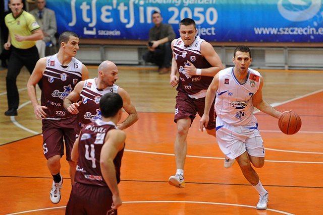 AZS Radex - Spójnia Stargard. Fot. Łukasz Szełemej [Radio Szczecin] Derby pod koszem: Szczecin lepszy od Stargardu [ZDJĘCIA]