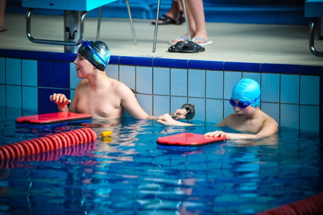 Zawody pływackie sportowców niepełnosprawnych intelektualnie w Szczecinie. Mityng Pływacki: Są dzieci, młodzież i dorośli [ZDJĘCIA]