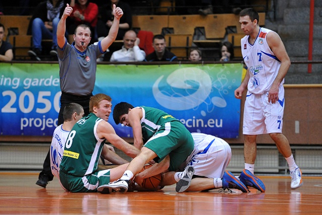 AZS Radex Szczecin - Śląsk Wrocław. Fot. Łukasz Szełemej [Radio Szczecin] Koszykarze AZS-u Radex lepsi od lidera [ZDJĘCIA]