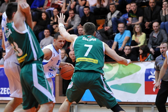 AZS Radex Szczecin - Śląsk Wrocław. Fot. Łukasz Szełemej [Radio Szczecin] Koszykarze AZS-u Radex lepsi od lidera [ZDJĘCIA]