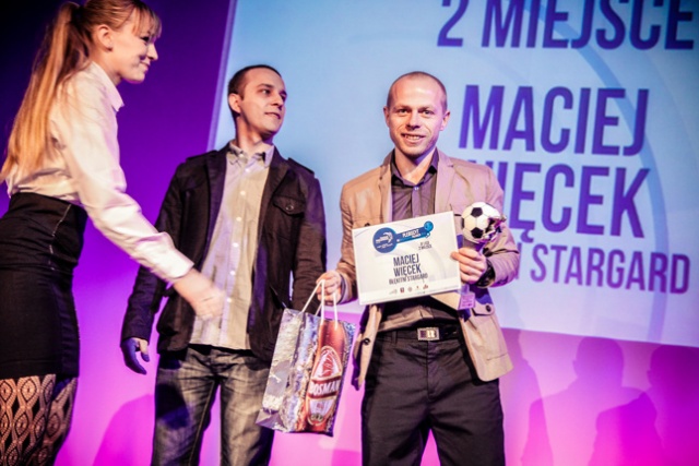 Najlepszym zawodnikiem ekstraklasy został piłkarz Pogoni - Przemysław Pietruszka, a w I lidze zwyciężył bramkarz Floty Świnoujście - Grzegorz Kasprzik. Fot. Paweł Płocharski [Radio Szczecin] Najlepsi piłkarze minionego sezonu wybrani [ZDJĘCIA, WIDEO]