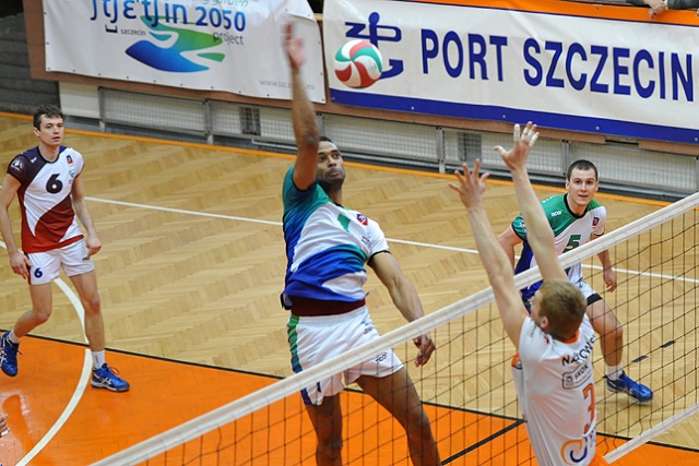 Morze Bałtyk - Krispol Września. Fot. Łukasz Szełemej [Radio Szczecin] Siatkarze Morza Bałtyk nie awansują do I ligi [ZDJĘCIA]