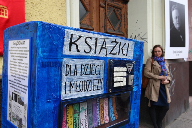 Kamienice Szczecina. Fot. Łukasz Szełemej [Radio Szczecin] Pamiątkowa tablica dla Bibliotekarza Miejskiego