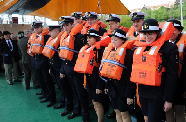 Fot. Łukasz Szełemej [Radio Szczecin] Bomba na statku! Marynarze skaczą do wody [ZDJĘCIA, WIDEO]