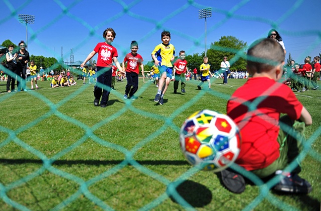 Ponad 600 szczecińskich przedszkolaków wzięło udział w zawodach sportowych. Fot. Łukasz Szełemej [Radio Szczecin] Było jak na prawdziwych igrzyskach [ZDJĘCIA]