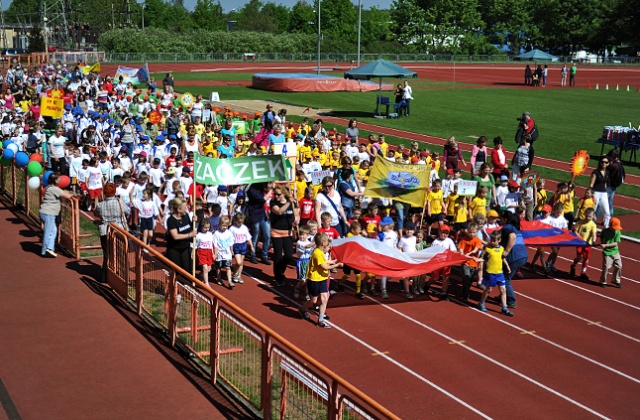 Ponad 600 szczecińskich przedszkolaków wzięło udział w zawodach sportowych. Fot. Łukasz Szełemej [Radio Szczecin] Było jak na prawdziwych igrzyskach [ZDJĘCIA]