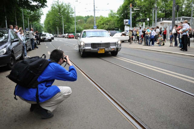 Parada oldtimerów. Fot. Łukasz Szełemej [Radio Szczecin] Zabytkowe pojazdy przejechały ulicami Szczecina [ZDJĘCIA]