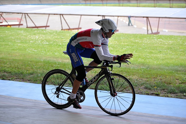 Zdzisław Kalinowski ustanowił rekord Polski - fot. Łukasz Szełemej [Radio Szczecin] 12 godzin na rowerze. Pan Zdzisław ma rekord [ZDJĘCIA]