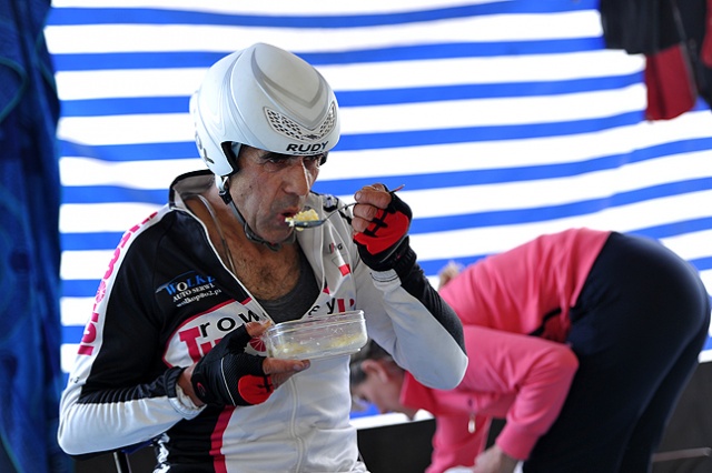 Zdzisław Kalinowski ustanowił rekord Polski - fot. Łukasz Szełemej [Radio Szczecin] 12 godzin na rowerze. Pan Zdzisław ma rekord [ZDJĘCIA]