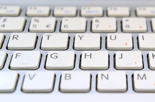 Specjalistom z branży e-commerce i IT będzie najłatwiej o pracę - pisze portal Newseria, przytaczając dane z raportu firmy Antal International. W górę idą też ich wynagrodzenia.