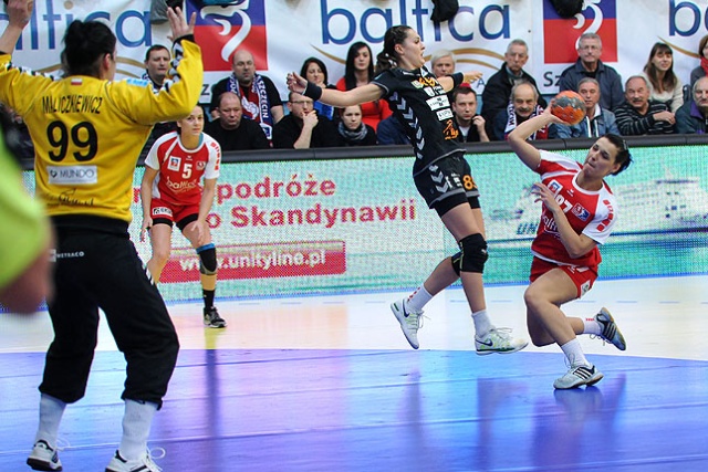 Piłkarki ręczne Pogoni Baltica przegrały z Zagłębiem Lubin 30:31 w meczu Superligi.