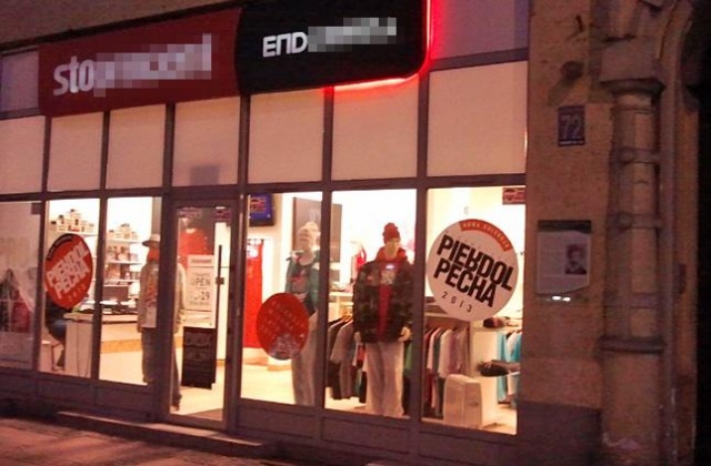 Kontrowersyjna reklama zniknęła z wystawy