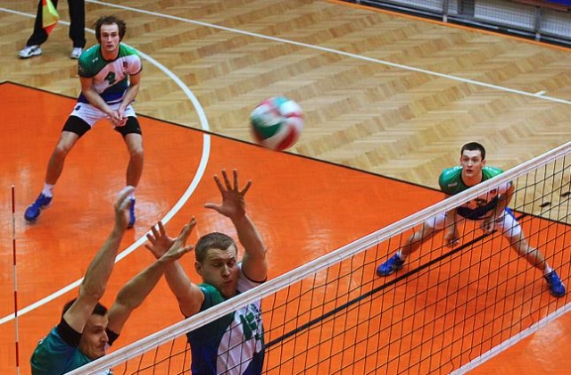 Siatkarze Morza Bałtyk Szczecin przegrali na wyjeździe z Krispolem Września 0:3 w drugim półfinałowym meczu fazy play-off rozgrywek o mistrzostwo II ligi.