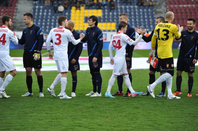 Portowcy w premierowym meczu 22 kolejki zremisowali u siebie z Widzewem Łódź 1:1.
