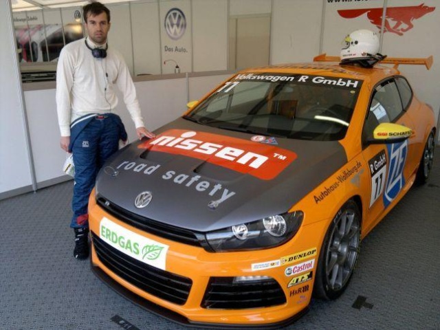 Jakub Litwin zdobył srebro wyścigu cyklu Volkswagen Castrol Cup w Poznaniu.