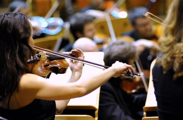 Koniec sporu muzyków filharmonii z dyrygentem