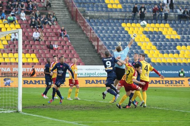 Piłkarze Pogoni Szczecin nie sprawili niespodzianki we Wrocławiu. Portowcy przegrali w niedzielę ze Śląskiem 0:1 w 25. kolejce ekstraklasy.