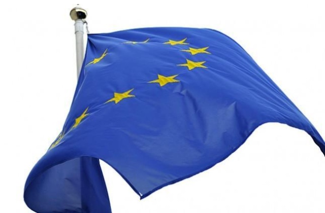Zaniedbania w kontrolowaniu wydawania unijnych pieniędzy w rolnictwie dotyczyły lat 2004-2006 - wynika z oświadczenia rzecznika Komisji Europejskiej ds. rolnictwa - Rogera Waite039a, które premier Donald Tusk przedstawił na konferencji prasowej po posiedzeniu rządu.