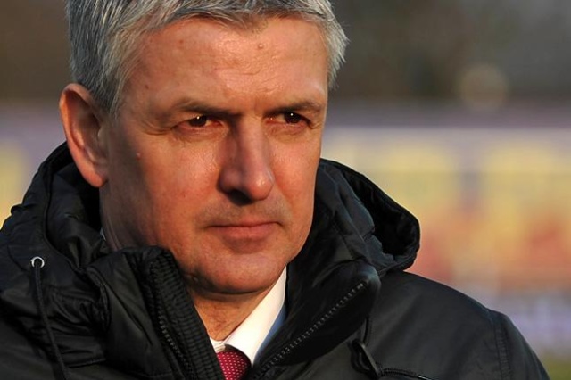Dariusz Wdowczyk jest obecnie najbardziej utytułowanym trenerem w polskiej ekstraklasie. Dlaczego jednak trenerowi nie wychodzi w Szczecinie Subiektywne spojrzenie na to, co dzieje się w Pogoni w tekście SOS dla Pogoni.